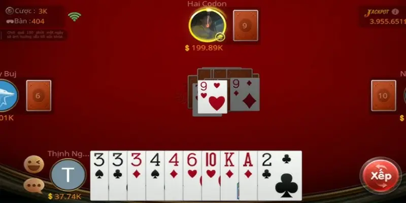 Tấn công liên tục để áp sát đối thủ